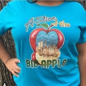 Vintage 1980s Slice Of The Big Apple NYC Iron-On On New Blue T-Shirt Twin Towers